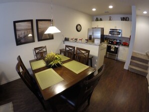 House | In-room dining