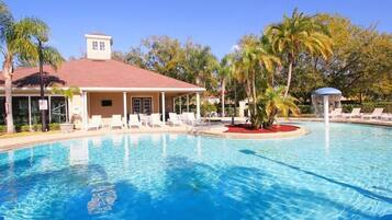 House | Outdoor pool