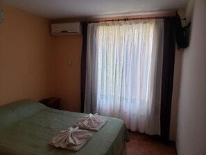 In-room safe, blackout curtains, free WiFi, bed sheets - Valle de Aosta (San Bernardo del Tuyú)
