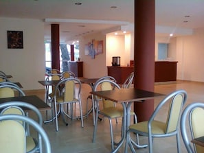 Food court - Valle de Aosta (San Bernardo del Tuyú)