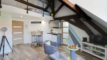 Premium Studio, 1 Double Bed, Kitchen, Garden Area