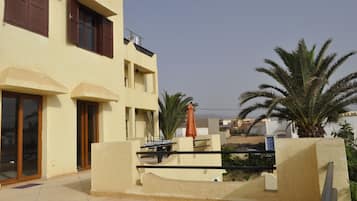 Chambre Double Deluxe, non-fumeurs, vue piscine | Vue depuis le balcon