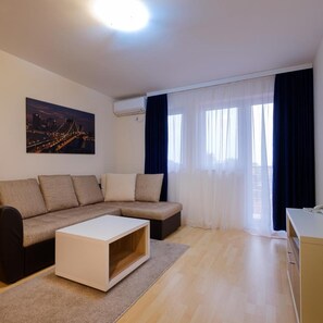 Living area - Airport Garni Hotel Belgrade (Belgrade)