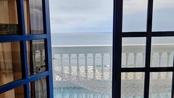 Room | 1 bedroom, in-room safe, iron/ironing board, free WiFi
