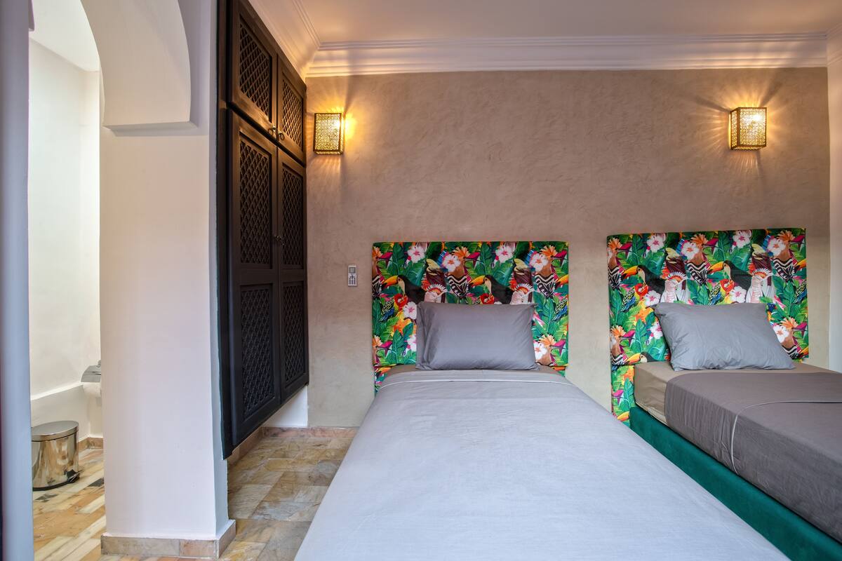 Ropa de cama de alta calidad y cortinas blackout 