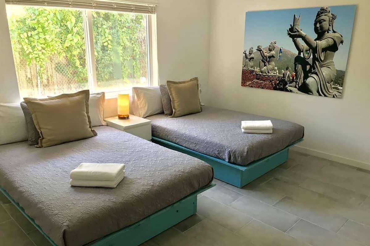 2 bedrooms, iron/ironing board, free WiFi