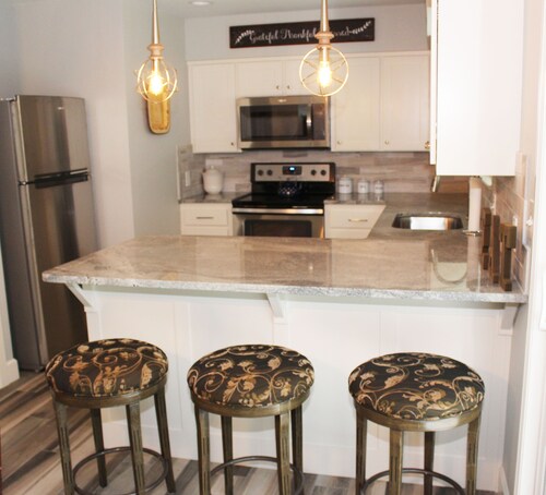 Farmhouse Fresh Retreat, newly renovated