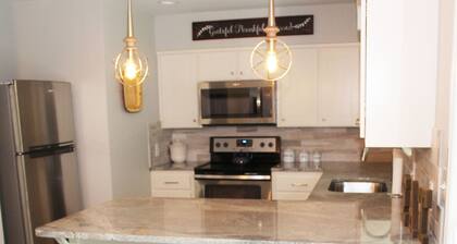 Farmhouse Fresh Retreat, newly renovated