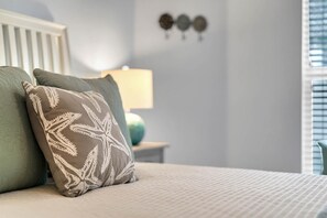 1 bedroom, iron/ironing board, free WiFi, bed sheets - Beautiful Lakeview 1 bedroom/1 bath unit (Clermont)