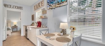 Beautiful Lakeview 1 bedroom/1 bath unit