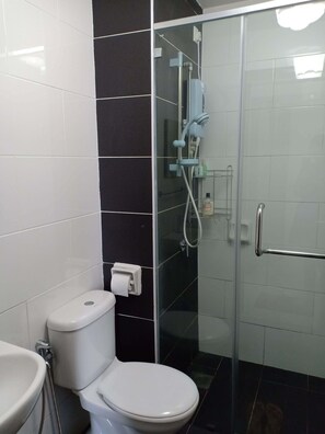 Hårføner og håndklær