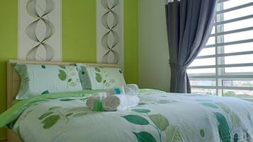 3 bedrooms, iron/ironing board, internet, bed sheets