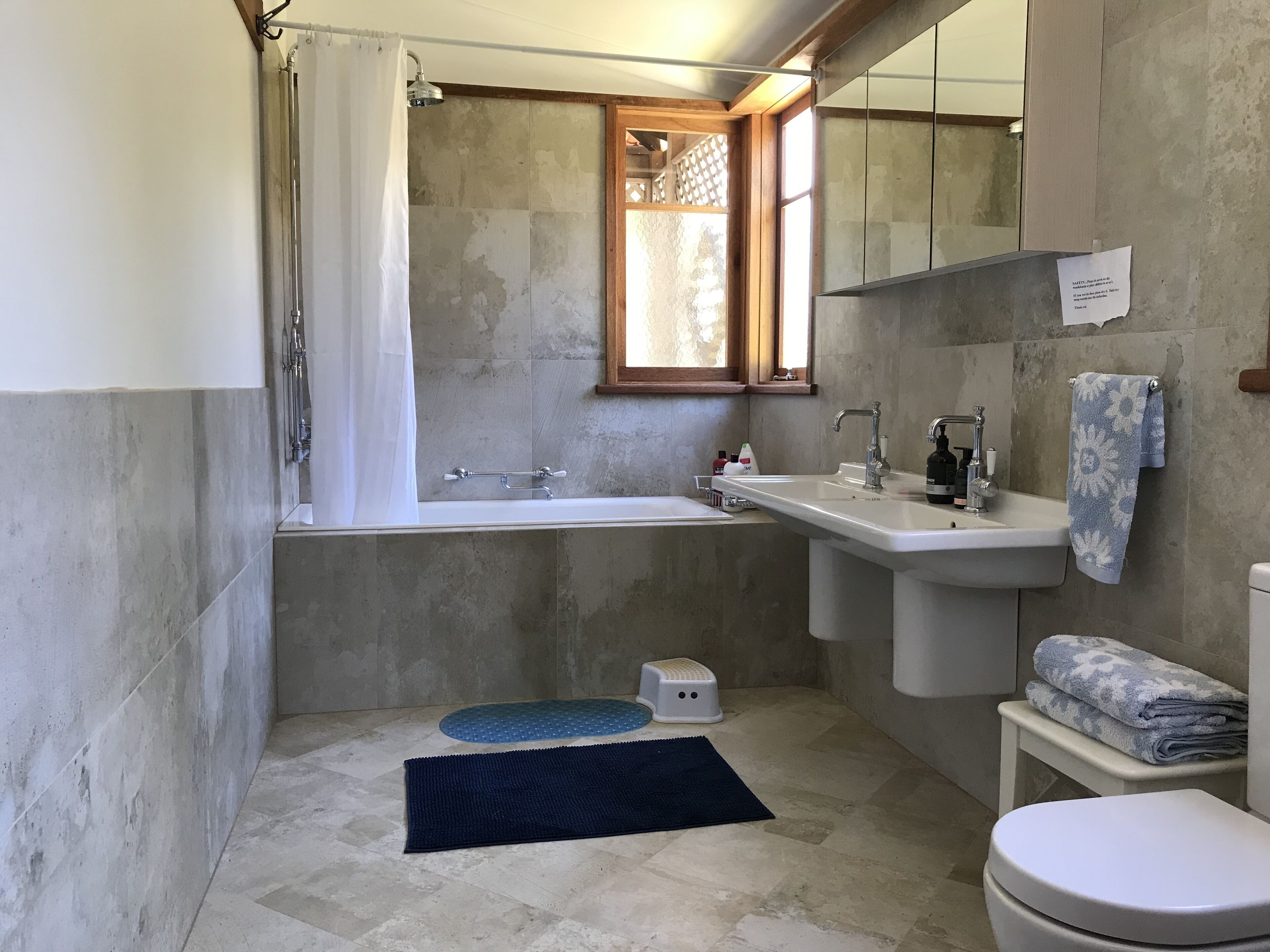 HOME CENTRAL- Perth City -Mt Lawley free wifi/parking — image 18