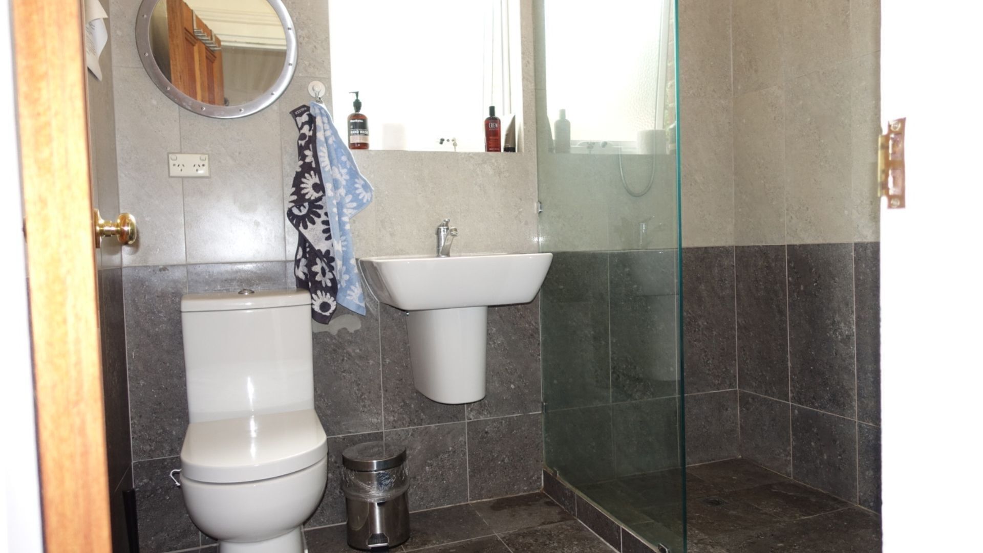 HOME CENTRAL- Perth City -Mt Lawley free wifi/parking — image 15