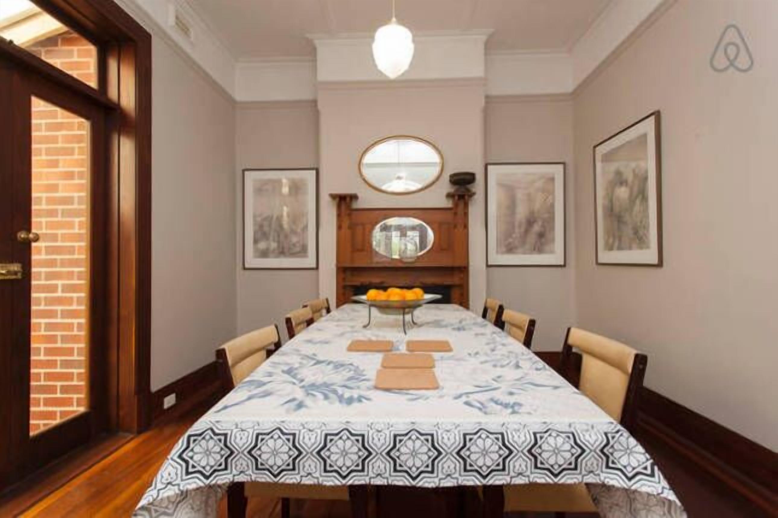 HOME CENTRAL- Perth City -Mt Lawley free wifi/parking — image 3