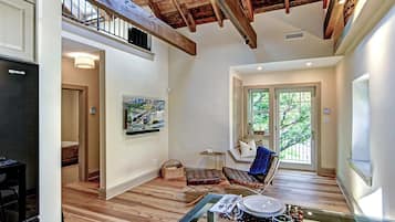 Télévision, lecteur de DVD, vidéothÚque, chaßne hi-fi