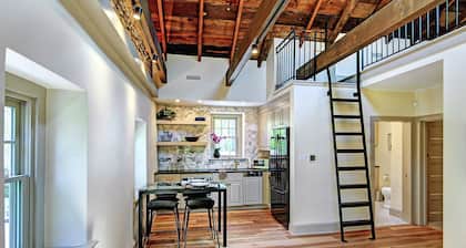 Sunny Executive Carriage House / Guest House located in Blue Bell, PA.