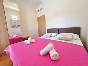 4 Schlafzimmer, Bügeleisen/Bügelbrett, kostenloses WLAN, Bettwäsche