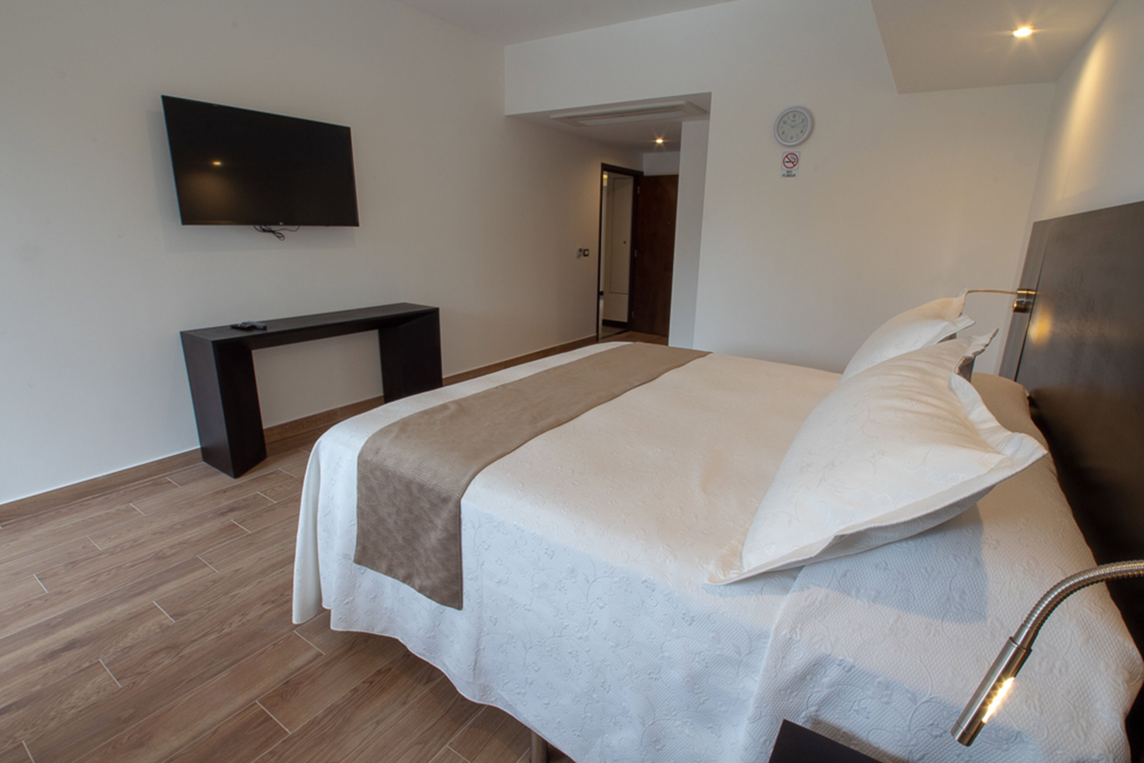 premium room, 1 king bed, non smoking | 20 bedrooms, premium bedding, in-room safe, individually decorated