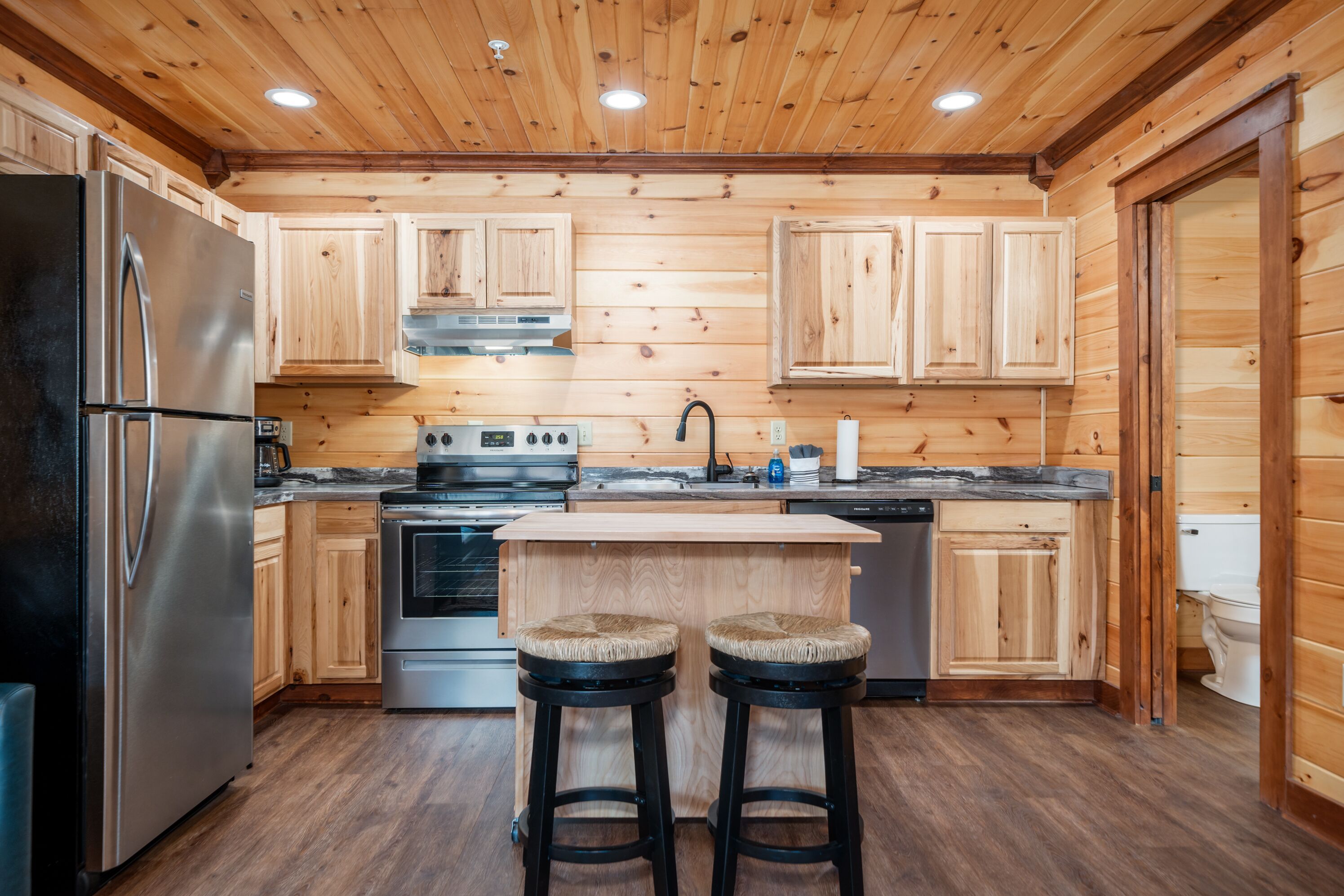 Luxury Cottage, 2 Queen Beds, Non Smoking | Private kitchen | Coffee/tea maker, dining tables