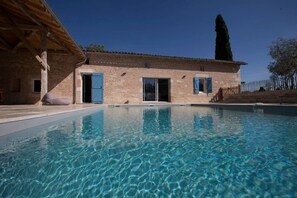 Piscine extérieure, piscine chauffée