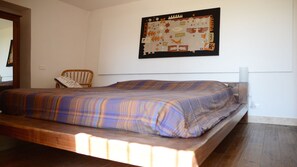 3 bedrooms, iron/ironing board, travel crib, free WiFi