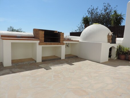 Ibizan house with garden, pool and outdoor jacuzzi. - Image 15