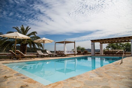 Ibizan house with garden, pool and outdoor jacuzzi. - Image 1