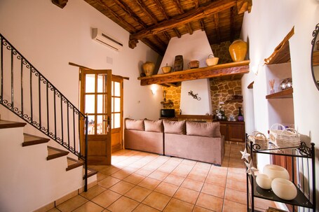 Ibizan house with garden, pool and outdoor jacuzzi. - Image 3