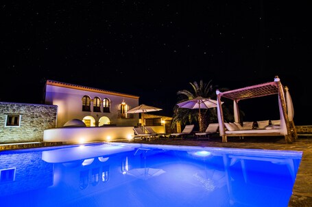 Ibizan house with garden, pool and outdoor jacuzzi. - Image 13