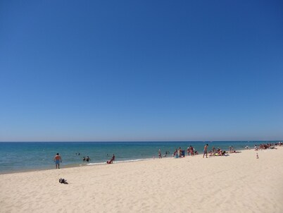 New 3-bedroom apartment 50 meters from the beach