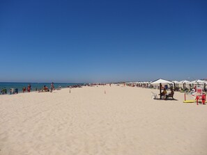 Beach nearby - New 3-bedroom apartment 50 meters from the beach (Vila Real de Santo António)