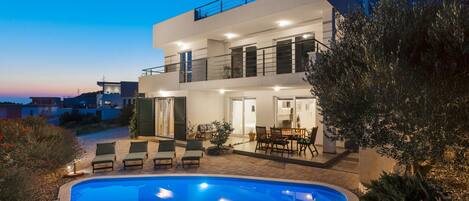 Piscine extérieure, piscine chauffée