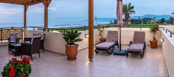 Exquisite penthause seafront free WiFi