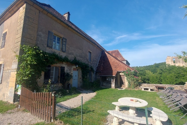 maison de caractère XVIII avec jardin privatif- vue sur les vestiges