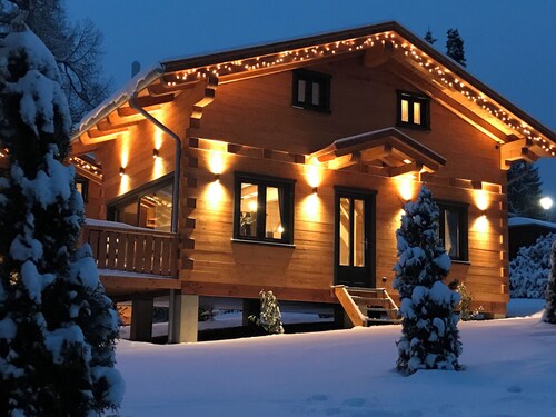 5 * log cabins with sauna, fireplace, terrace, barbecue etc. in alpine chalet style