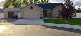 Lovely Twin Falls Home! Master Suite!!