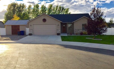 Lovely Twin Falls Home! Master Suite!!