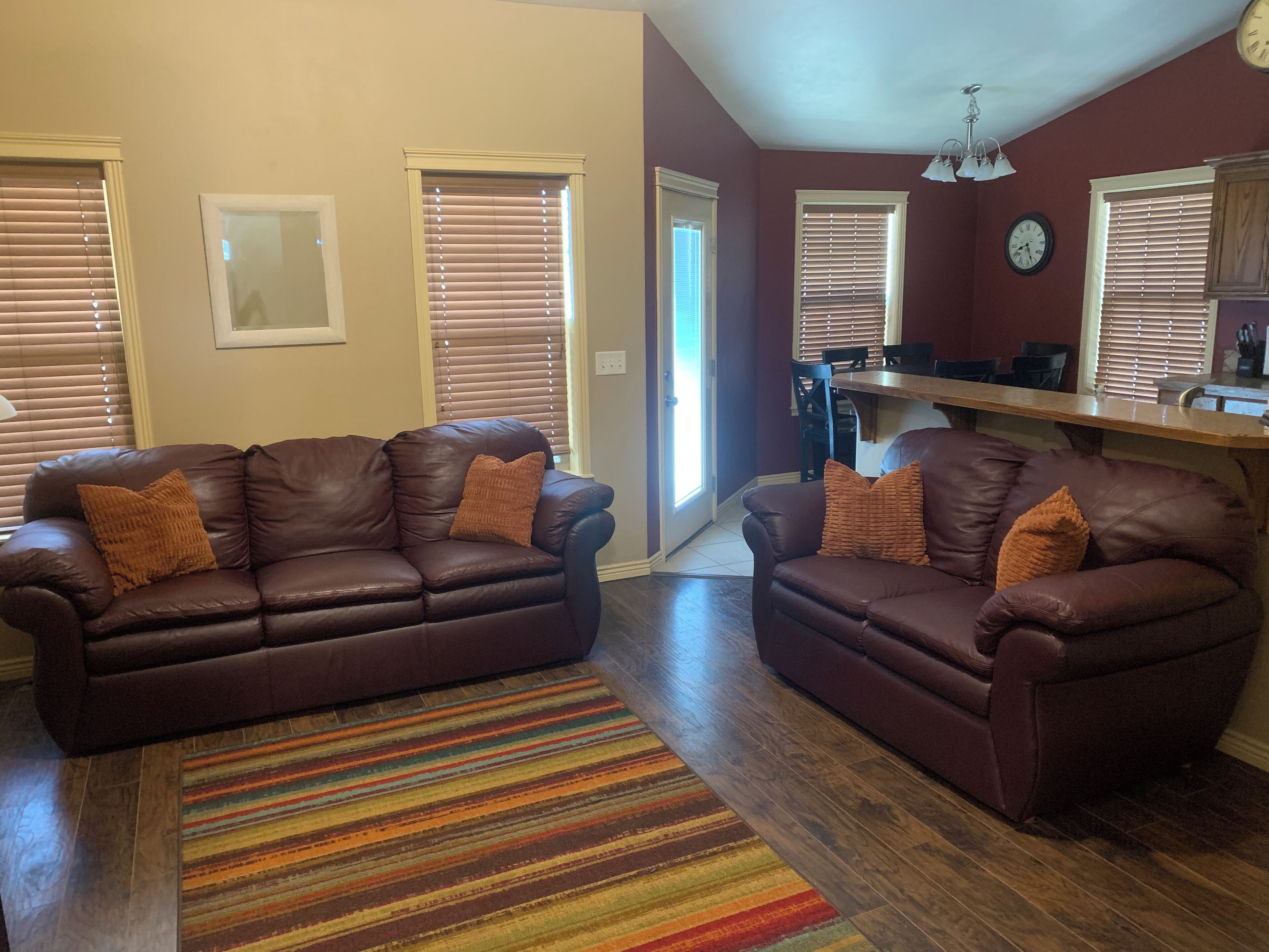 Smart TV, fireplace, DVD player, books