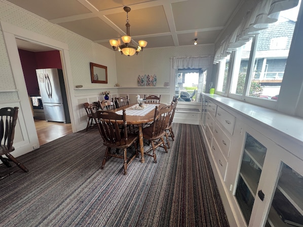 Dining - 5Bed/3Bath Steps To The Beach, Peak Views of the Ocean, Close to Town (Seaside)