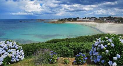 Beachfront house Trestel Bay free wifi