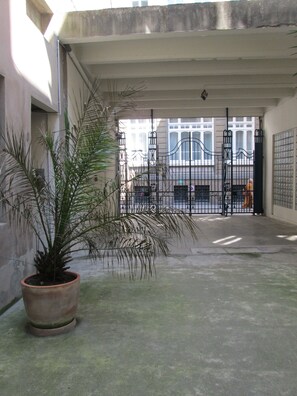 Property grounds - Saint-Malo Intra-Muros - T4 - Bourgeois building - Old world charm (St-Malo)