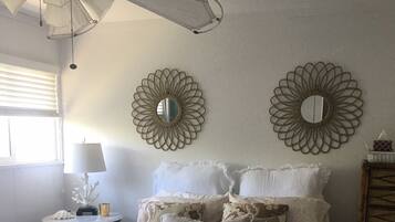 3 bedrooms, internet, bed sheets