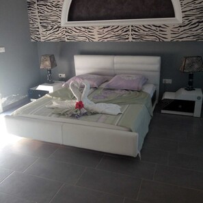 4 bedrooms, iron/ironing board, free WiFi, bed sheets