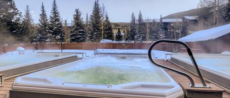 Bañera de hidromasaje exterior