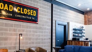 Interior - Nelson Inn - Unit 3: The Industrial (Sheridan)