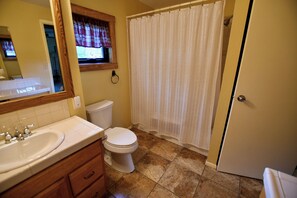 Combined shower/tub, hair dryer, towels, soap - Rockin Y, Romantic Getaway or Family Friendly Lodging (Gardiner)