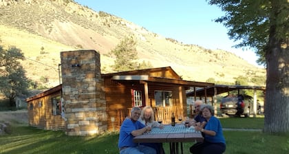 Rockin Y, Romantic Getaway or Family Friendly Lodging
