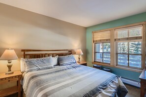 1 chambre, fer et planche à repasser, accès au Wi-Fi (inclus)