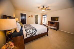 5 bedrooms, desk, iron/ironing board, WiFi
